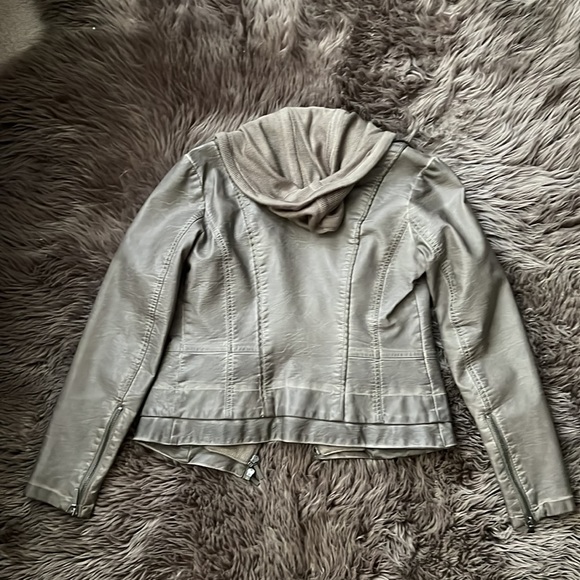 Faux leather jacket - Picture 6 of 7